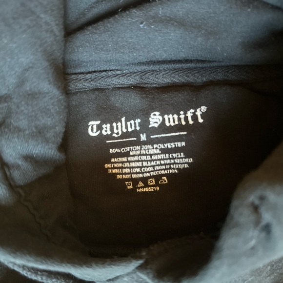 Taylor Swift Reputation Tour Official Hoodie with Zipper Detail - Picture 3 of 7